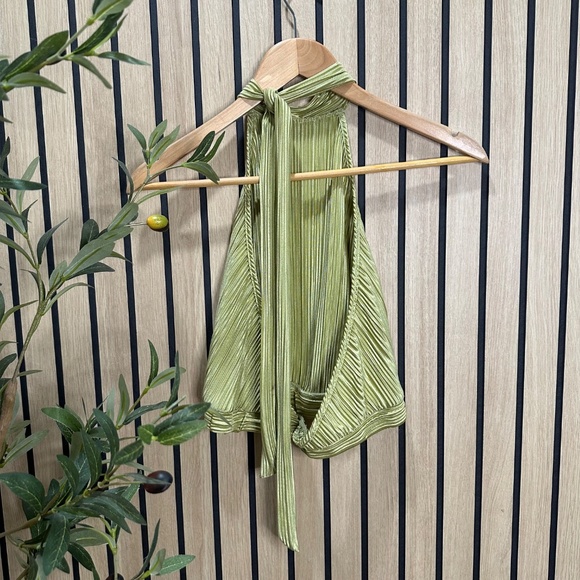 Lime Pleated Halter Top & Wide-Leg Pants Set - 2SAINTS | Size M - Picture 3 of 10
